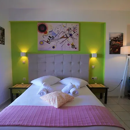 Boutique Seafront Apartment *